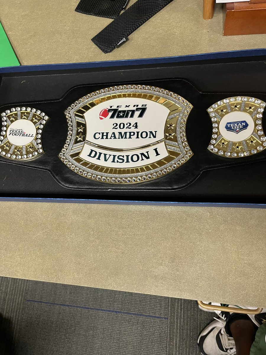 Proud of the QBs! Coming into a new system and environment and keeping the tradition going. 7 on 7 champs, now on to defend the title in December. #soaringatchampionaltitude! ✊🏾💛💚 U