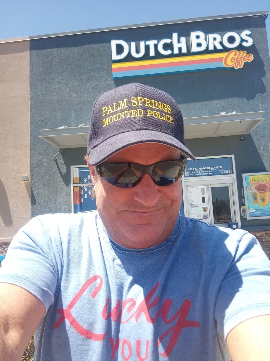 MalibuInvest's tweet photo. Why did I come out in the heat?Well, I wanted to do, what we stock market folks call a #ChannelCheck, actually going to see how the business is doing. In this case I went to @DutchBros in #LaQuinta Ca to speak with both drive thru customers and staff $BROS SOLID on both🔥 https://t.co/XKeAkWt2aP