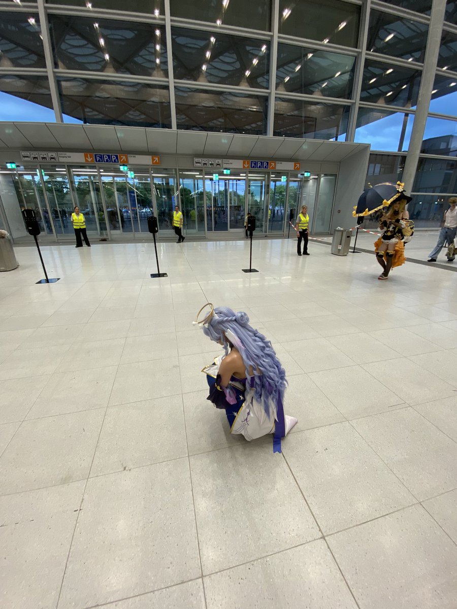 mikatsukitty's tweet image. a story of 3 photos #dokomi2024 day 2
