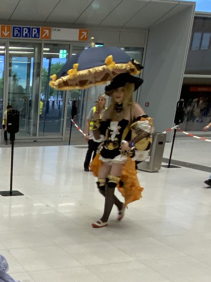 mikatsukitty's tweet image. a story of 3 photos #dokomi2024 day 2