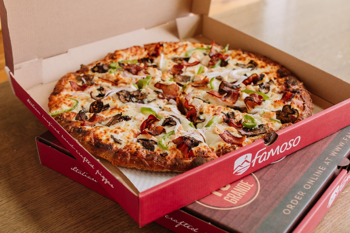 An extra long weekend calls for an extra large 16" New World Italian American Style 🍕 Pictured here is the Chicken Alla Alfredo, made up of our Famoso-style alfredo, Mozzarella, marinated chicken, maple bacon, green pepper, onions, and mushrooms. 

#FamosoFresh #FamosoLove