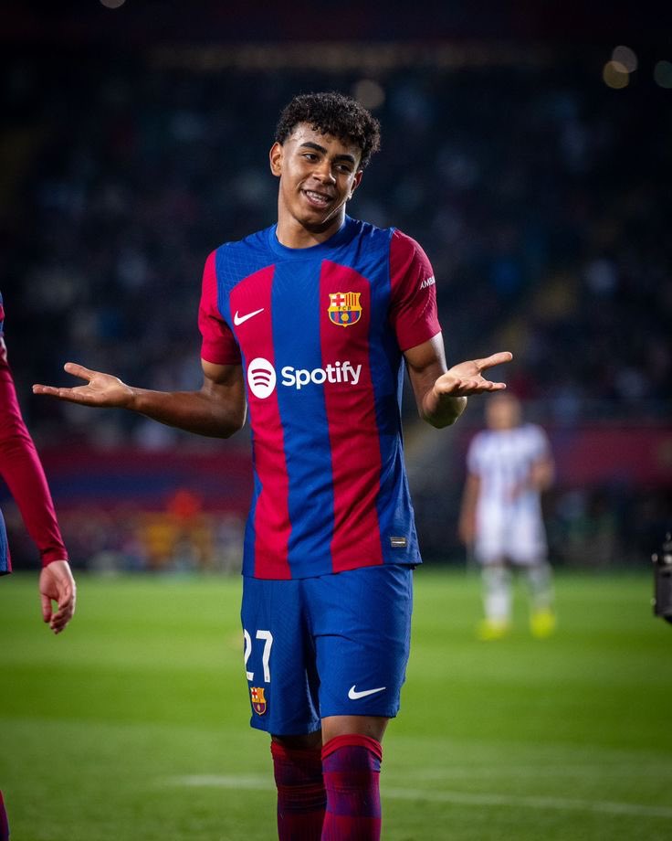 Paris St-Germain , 16 yaşındaki İspanyol kanat oyuncusu Lamine Yamal'ı Barselona'dan transfer etmek için dünya rekoru kıracak bonservis bedeli ödemeye hazırlanıyor .

📰 Mundo Deportivo