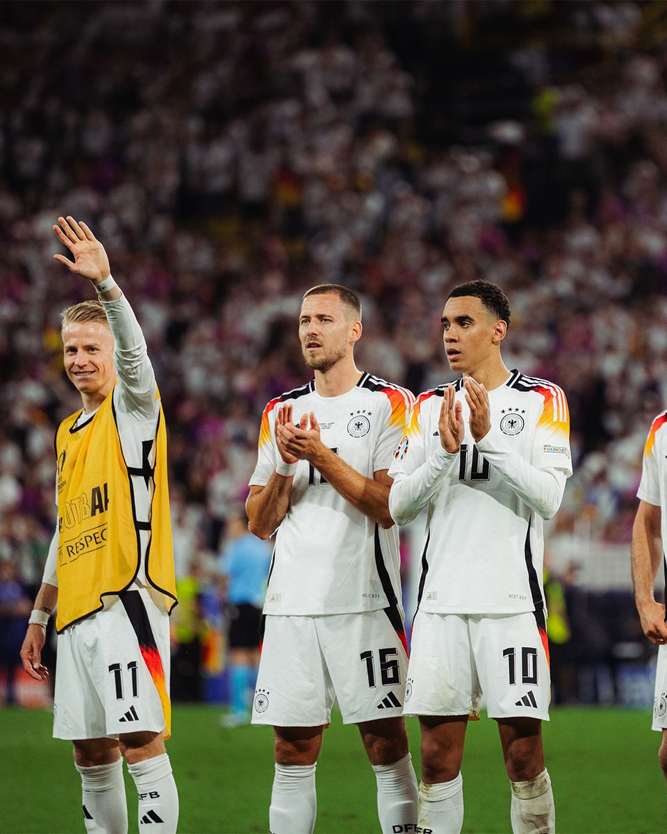 DFB_Team_EN's tweet image. Your support tonight 👏🔊🔝

#DFB #GermanFootball #GermanMNT #EURO2024 #GERDEN

📸 DFB/ Philipp Reinhard