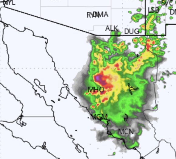 climahillo's tweet photo. Atentos para esta noche, algunos modelos de alta resolución muestran potencial de tormenta fuerte para Hermosillo cerca de las 10 pm, tomen precauciones si tienen eventos al aire libre. https://t.co/XSyPigxfFS