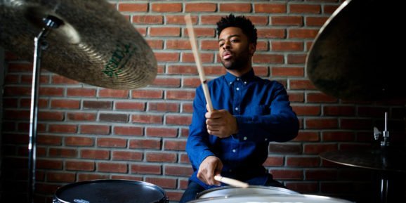 CapitalJazzClub's tweet photo. #NowPlaying, 'Major', off #JonathanBarber & #VisionAhead's *Legacy Holder*. (2020). The #CapitalJazzClub984, with #JacobAsiyo, & @KaimaMwiti.
Jonathan Barber: Drums
Godwin Louis: Saxophone
Taber Gable: Keyboards
Andrew Renfroe: Guitar
Matt Dwonszyk: Bass. https://t.co/AYeH8bPH6P