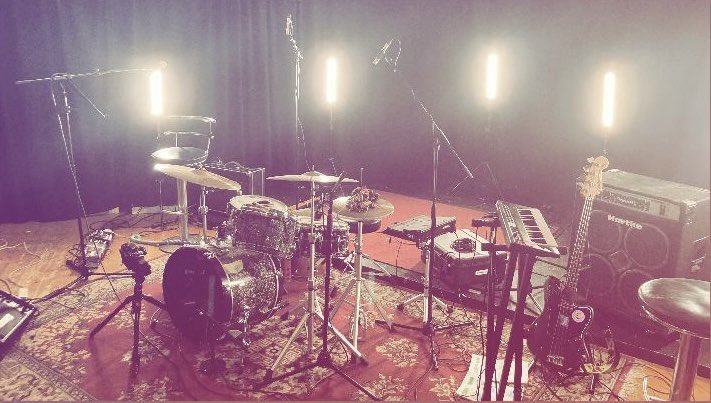 Can’t wait to share what we finished filming today✨

Watch this space for more info!!!!!

Huge thanks to Gab, Maria, Timur, John and Simon for the very productive day. You guys are amazing🙌

#filmshoot #musicvideo