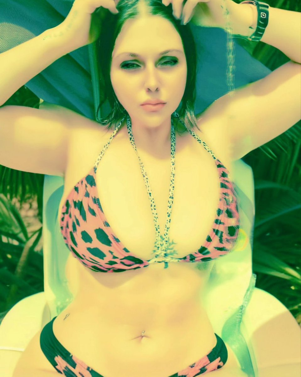 Lucy66666666669's tweet photo. Who wants to get wet? 
#SellingContent #BUYINGCONTENT #customs #nsfw #bikini #T20WorldCupFinal https://t.co/pgm7PpDpfb
