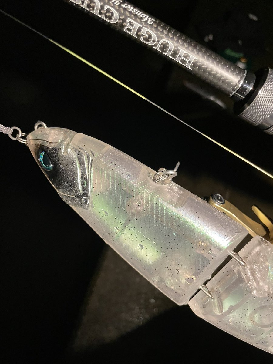 hidenori0702's tweet image. #アカメ
#KLASH GHOST 
#クラッシュゴースト
#ギラギラコウゲキ 

ゴースト初出動です👻❗️
ギラギラコウゲキと比較すると、重さは100g程度軽いので、体への負担は軽減☺️
飛距離は振り抜けるので、+10m程度飛びます🪽