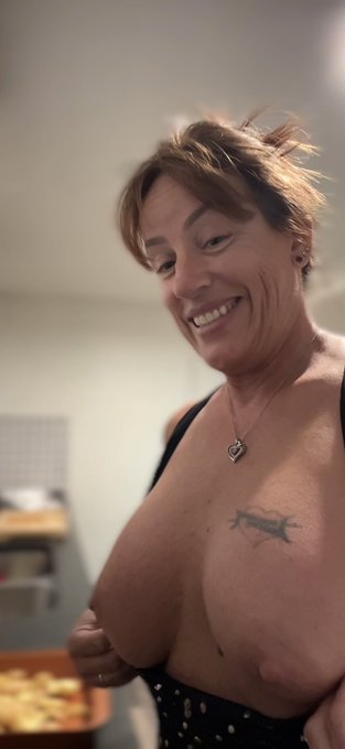 That's how you make video calls 😜 #exhibitionist #flashing #nipslip #sharingiscaring #breastsout https://t<a href="/tag/exhibitionist"class="tags">#exhibitionist</a><a href="/tag/nipslip"class="tags"><span>#nipslip</span></a><a href="/tag/sharingiscaring"class="tags"><span>#sharingiscaring</span></a><a href="/tag/flashing"class="tags"><span>#flashing</span></a><a href="/tag/breastso"class="tags"><span>#breastso</span></a>