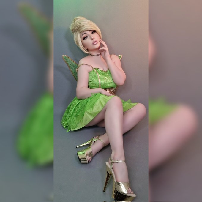 Do you believe in magic? 🧚🏼&zwj;♀️ I wish I could magic a cup of tea and a packet of biscoffs right now ☕️🍪