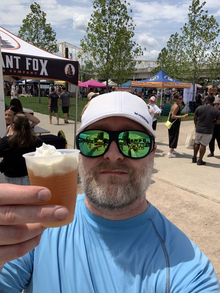 RealBMaxwell's tweet photo. Great meeting up with @OldLouBrewer earlier today at #kycraftbash and had a tasty #stouturday brew from @fabledbrewworks ๐๐บ๐ช #craftbeer #kybeer @LordOfGrudges @BayBeerReviews @ManvsAle @beerhunter74 @BigChiefSpyBoy @ephoustonbill @JohanBBT @badhopper @Just4BeerLovers @15jjc https://t.co/d3hotweuEa