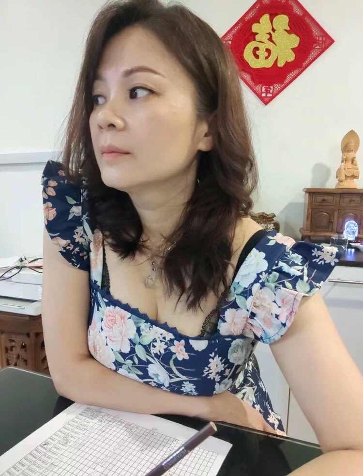 南通性感迷人的高中英语老师茜茜 https://t.co/XkUmmj5H03