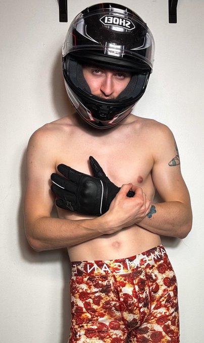 Where&rsquo;s all the biker girls at? 🧡🖤 https://t.co/GQTw4s6Urf