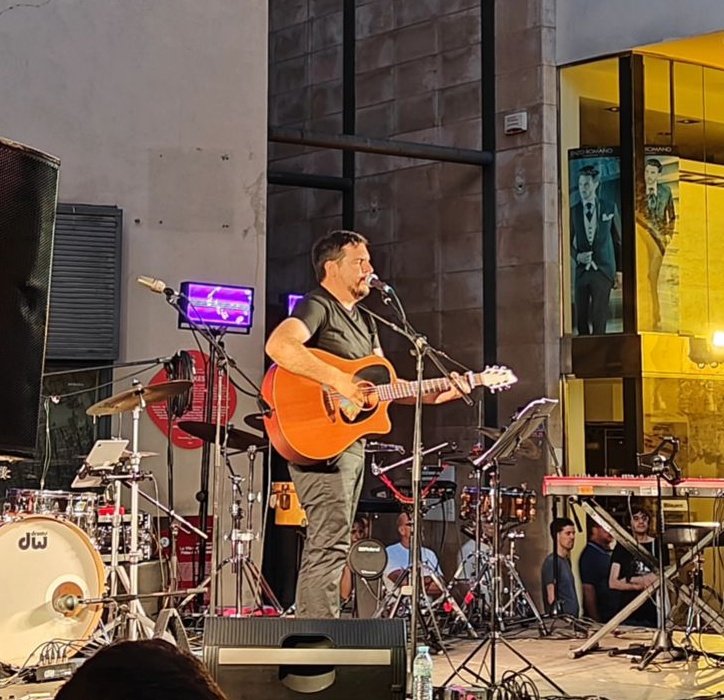 Aquesta nit a l'Espai la Taifa hem tingut amb nosaltres <a href="/PauAlabajos/">Pau Alabajos</a> <a href="/ceskfreixas/">Cesk Freixas</a> i #AlideSans
#FMTRS #FMTRS24 #ESPAILATAIFA