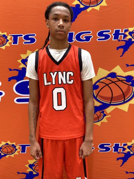 BigShotsGlobal's tweet photo. #BIGSHOTS #NCJam

17U

Team LYNC -82   
#1 Dwayne Johnson 17pts
#0 Jyler Standifer 26pts
# 24 Josiah Billings 16pts

Andrews HS-71
Kyler Garrison 14
Arvin Bandhari 12
Tyler Bell 12 https://t.co/4SF3lGFlEo