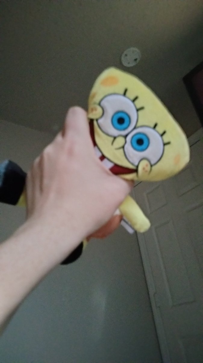 kaldices's tweet photo. my boyfriend got me this spongebob bit i just like how my hand looks https://t.co/fMKGyJrtIn