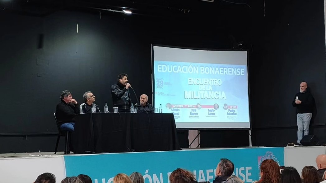 MariaReigada1's tweet photo. Hoy participé junto a @MovimientoMayo en el Encuentro de la Militancia de Educadores Bonaerenses en #SOSBA. Con la presencia de Alberto Sileoni, @CarliBianco y Pedro Saborido, reafirmamos nuestro compromiso con la educación pública. ¡Gracias a todos los presentes! ✊📚 #Peronismo https://t.co/IuROmjjoos