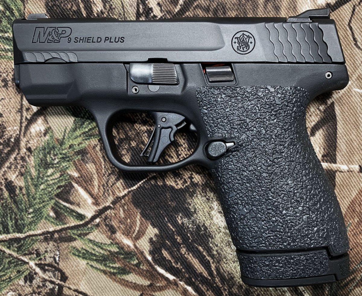 TractionGrips's tweet photo. Smith & Wesson M&P9 Shield Plus wearing our standard rubber Tractiongrips grip tape overlay. Find them at https://t.co/teqHoft17U #ShieldPlus #Tractiongrips 20% Off sale ends soon! https://t.co/X6w4SrZnku