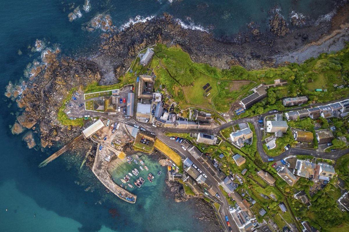 One of our guests loved drone photography and of course Coverack. You can enjoy more of these super pics which are available for sale by clicking on the link below 
foundation.app/@RossFarnham