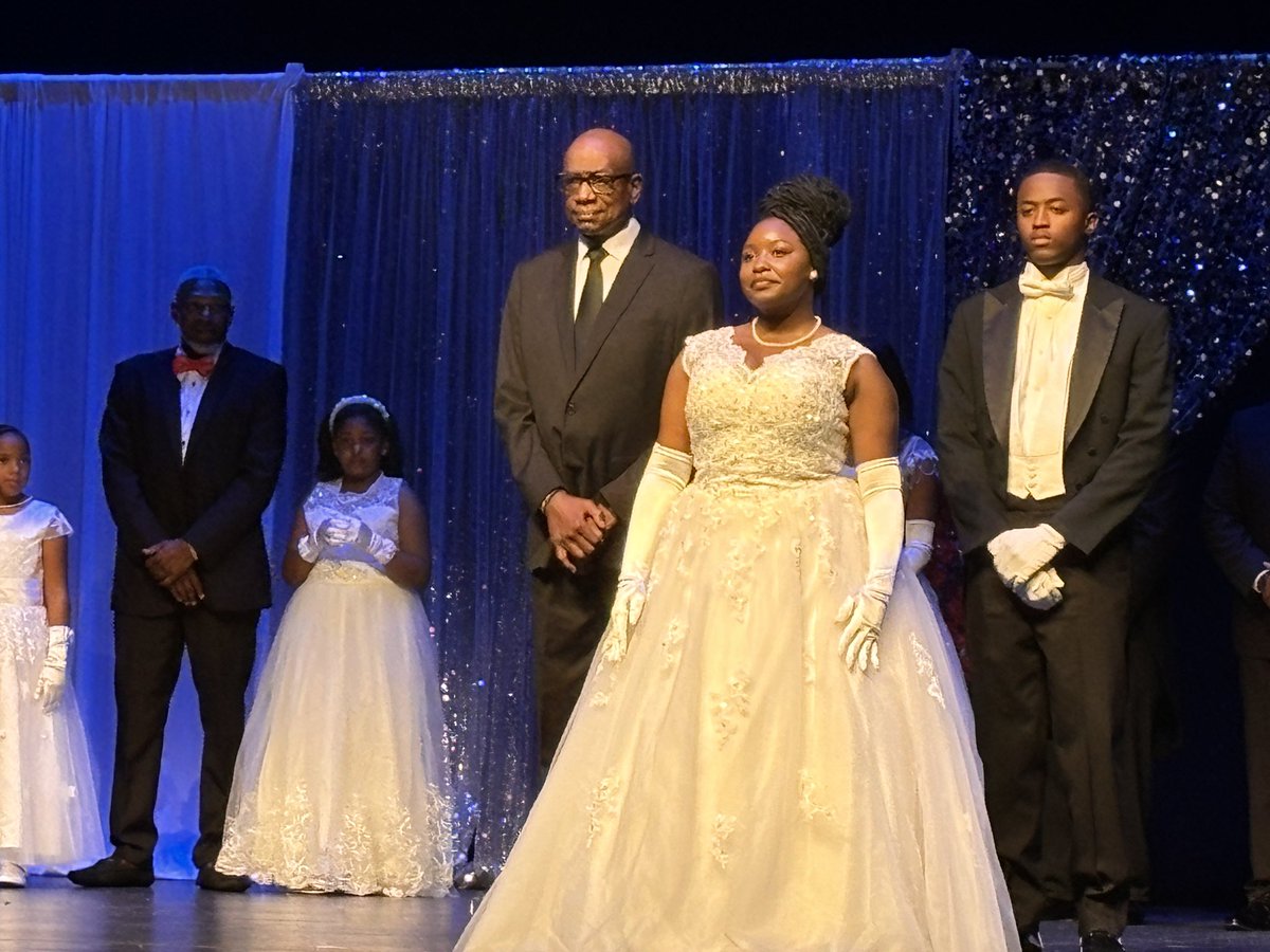 Seniors Aiyanna and Danielle were contestants in a Jabberwock pageant on Saturday at the McGregor Hall. Danielle was the first runner-up.