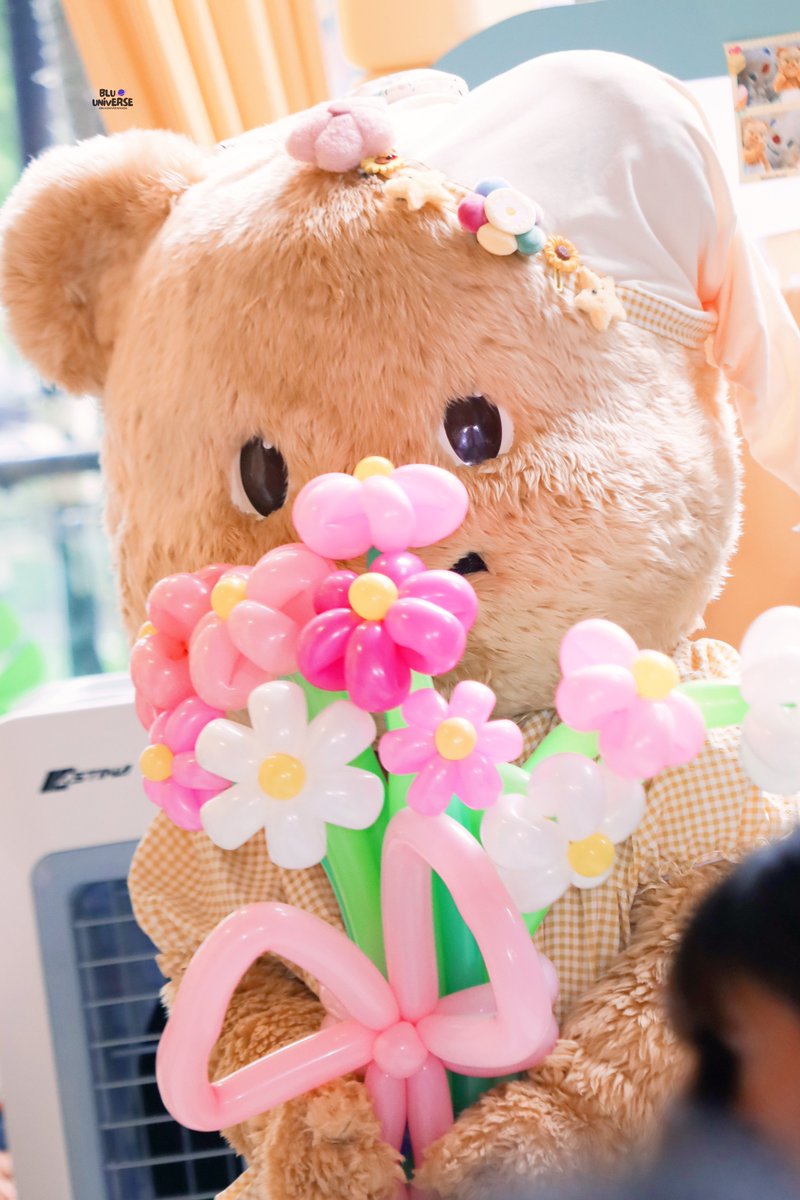 bluuniverse0406's tweet photo. ไอด้อลสาวน้องเนยกับช่อดอกไม้ 💐

#BUTTERBEAR #ด้อมน้องเนย https://t.co/kerd1tiuvT
