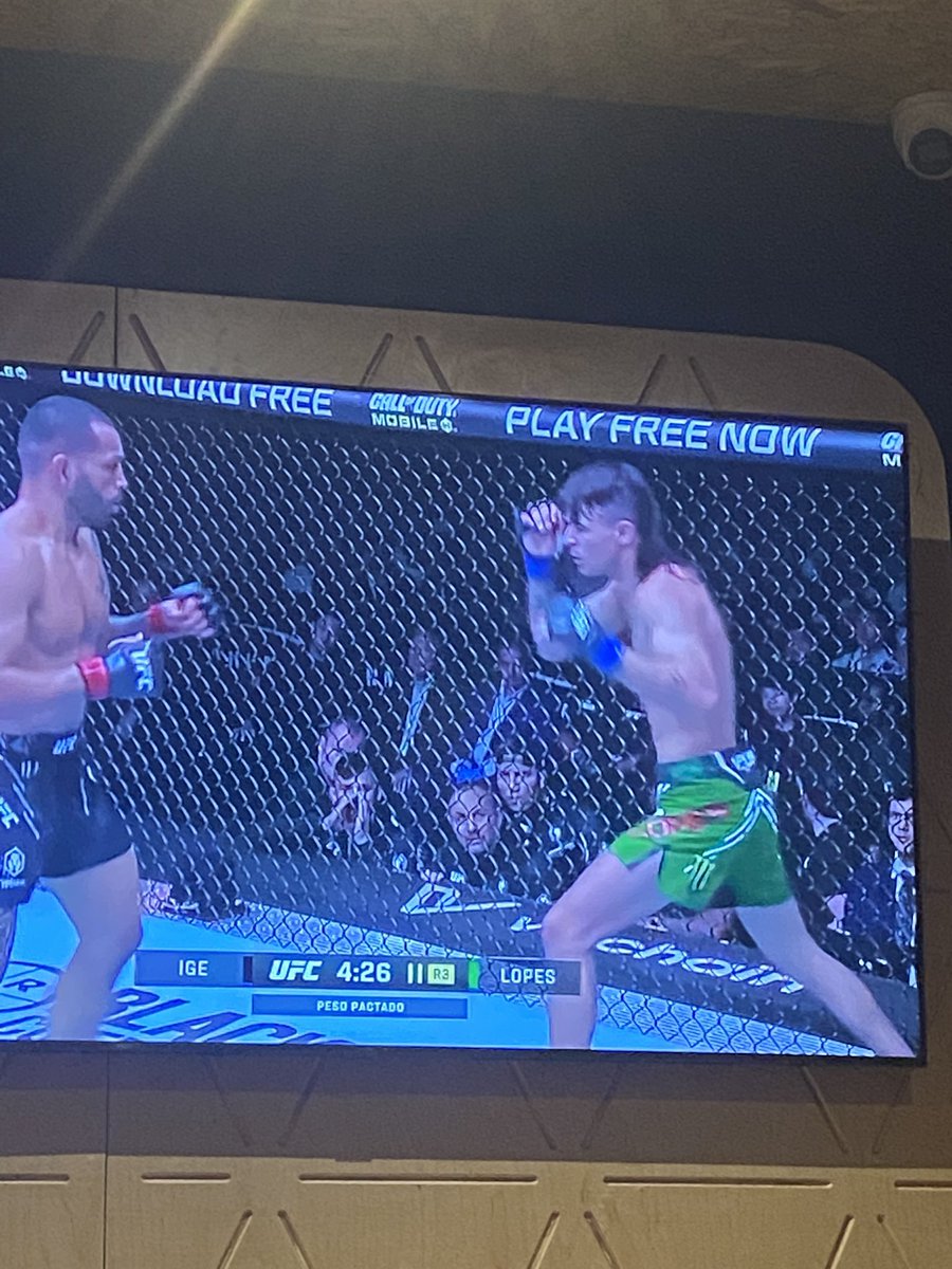 geeoverhere's tweet image. Prohiban el mullet ya 🤢