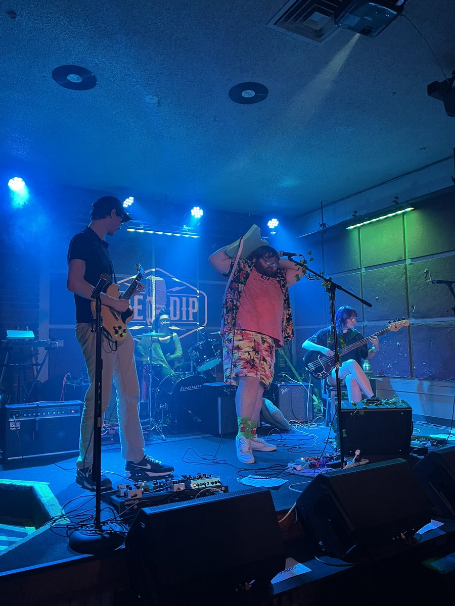 twistedbreadtie's tweet image. Justmakemecry shreddin’ it