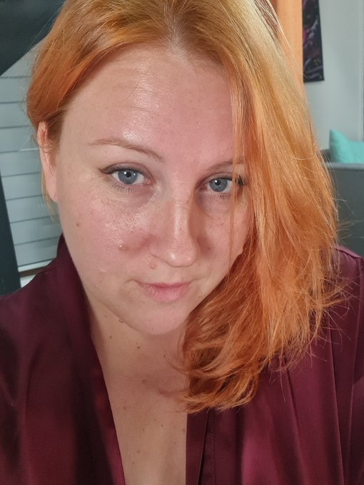 Good night guys 😘 https://t.co/pZD7HqRVxn