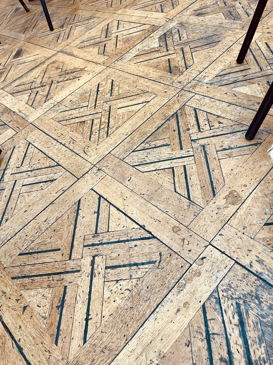 Guess the city ? 

#traveler seeing the world through other peoples perspectives