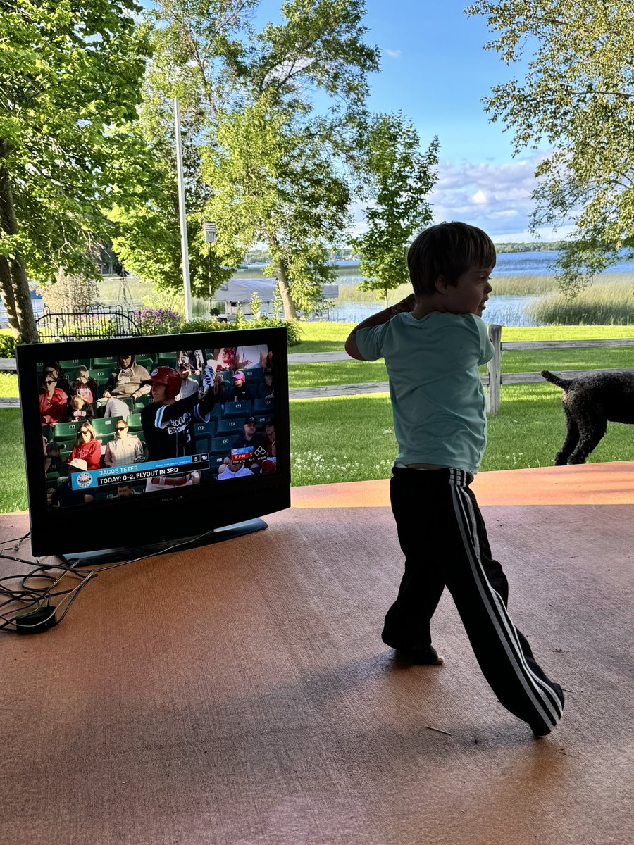 tpfeif4's tweet image. Watching @FMRedHawks at the lake with a new little batter and fan! 🪶❤️