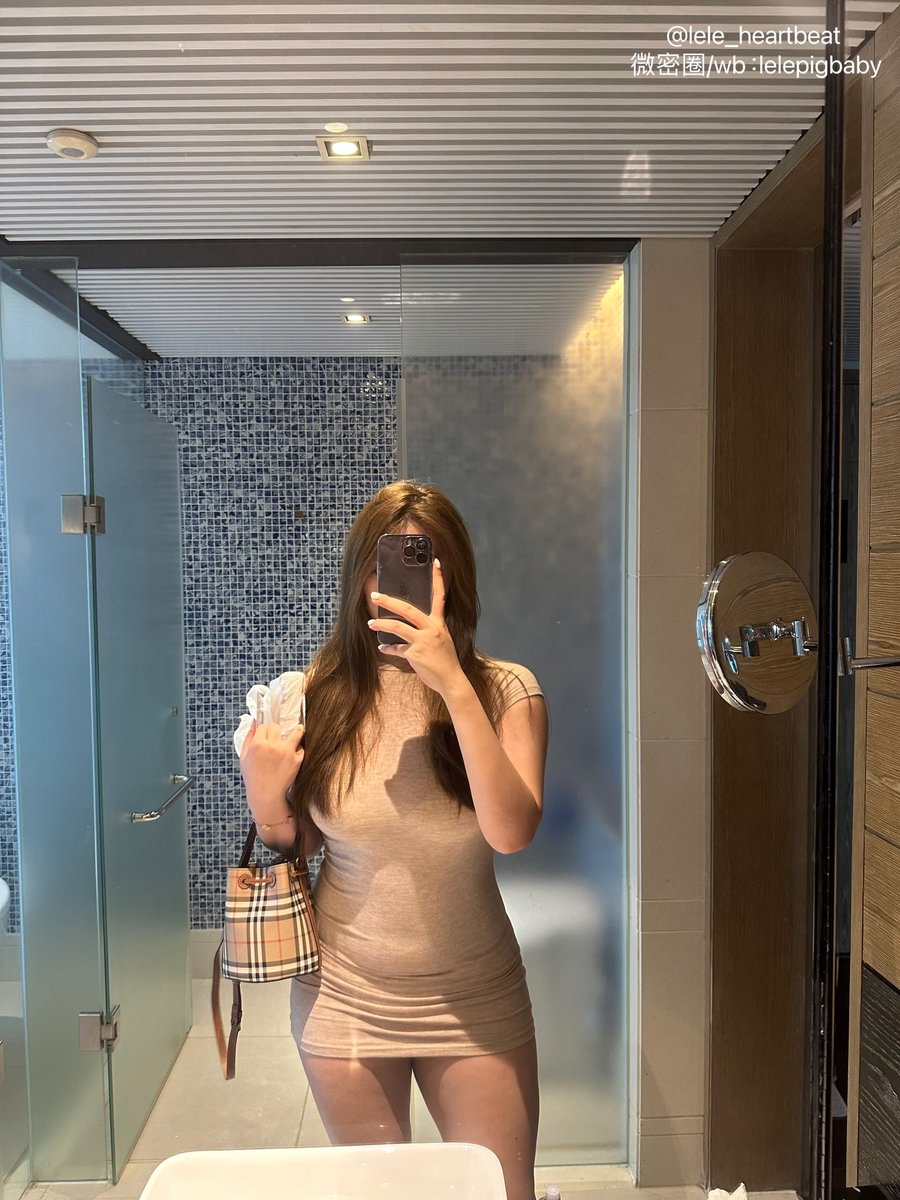 “刚见完朋友 右划 帮乐妈妈脱下裙子 内裤好嚒🤤👅～”
#反差 #人妻 #人前人后
@DaFoer_ @Daguidiyi
@Fojiangnice @quanshibb https://t.co/pBYUgTpRzV