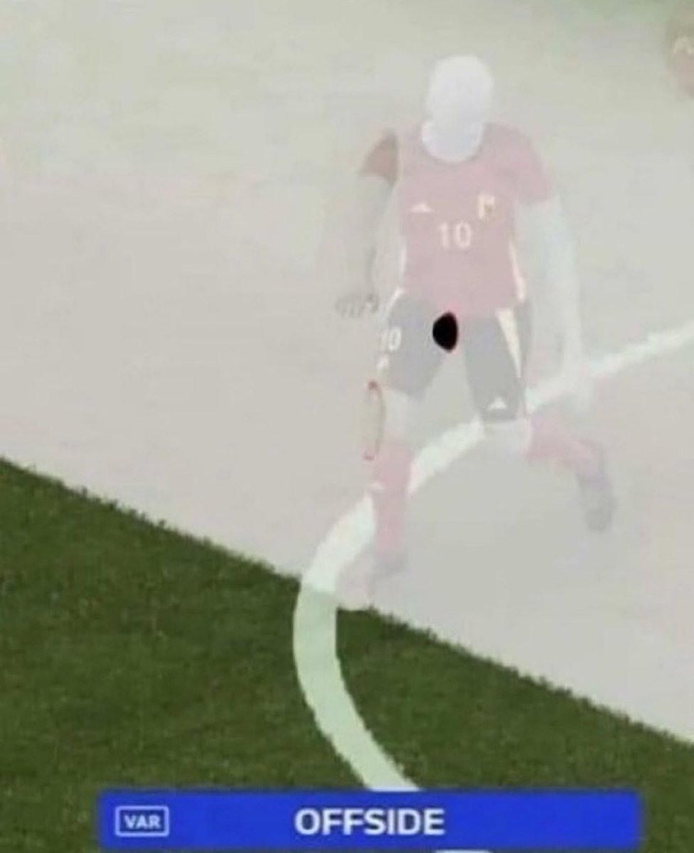 TrollFootball's tweet image. Never let her tell you that size matters