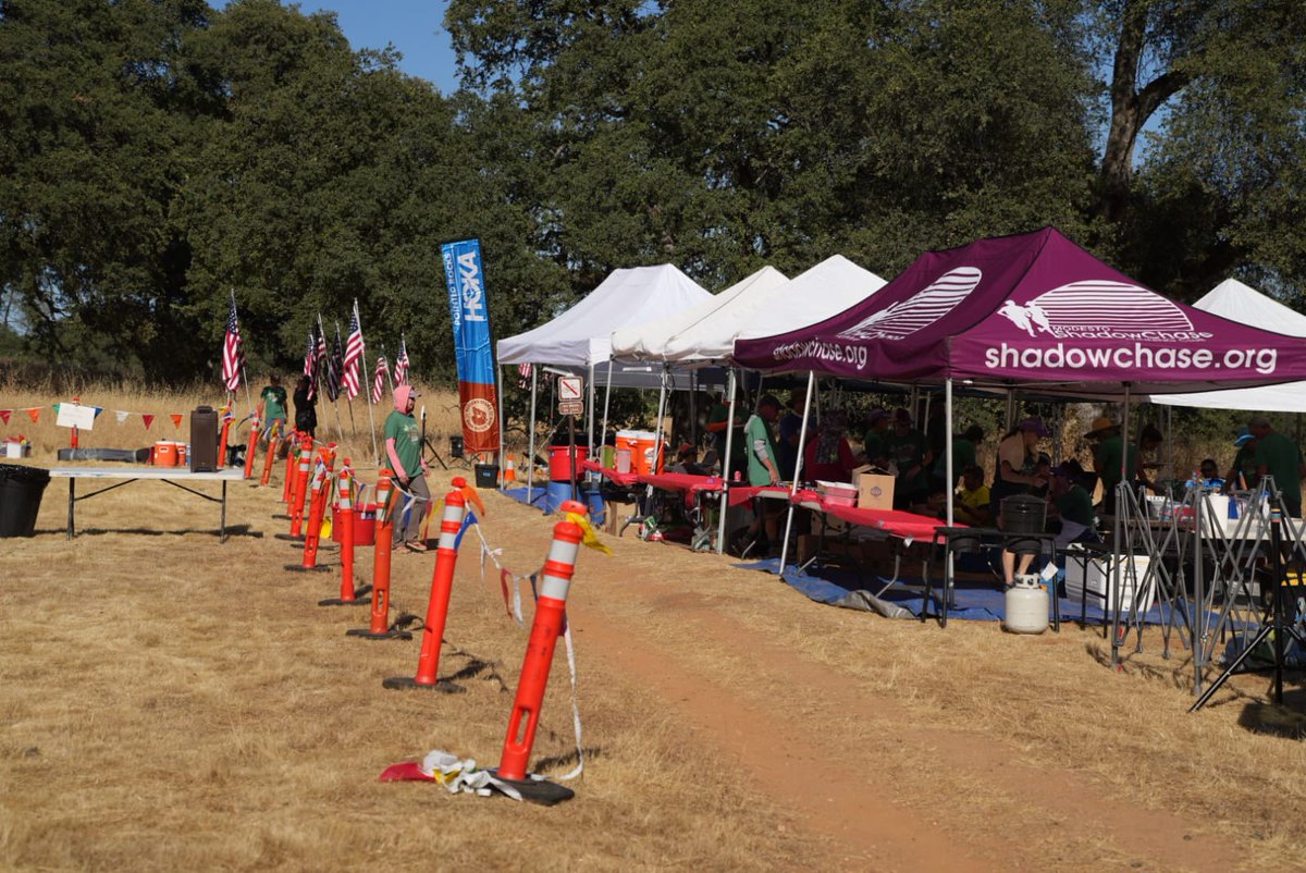 Here we are at Pointed Rocks, mile 94, awaiting the leaders of #WS100.