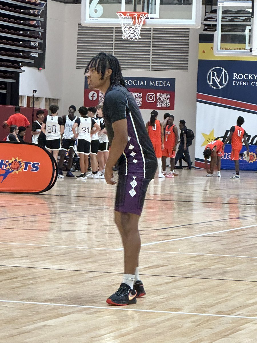 Commit2Achieve 17U guard Trey Jones has played well - can shoot the three w consistency, pulls in the mid range &amp; gets to the rim - 3 level scorer from the guard position! 
#BIGSHOTS #NCJam