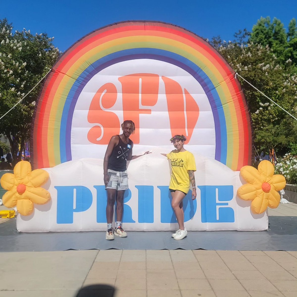 Always fulfilling volunteering at San Fernando Valley Pride with these awesome group of people. #PrideIsAProtest #prideisaresistance <a href="/SFVmovement/">Somos Familia Valle</a> <a href="/SocialImpactCtr/">The Social Impact Center</a>