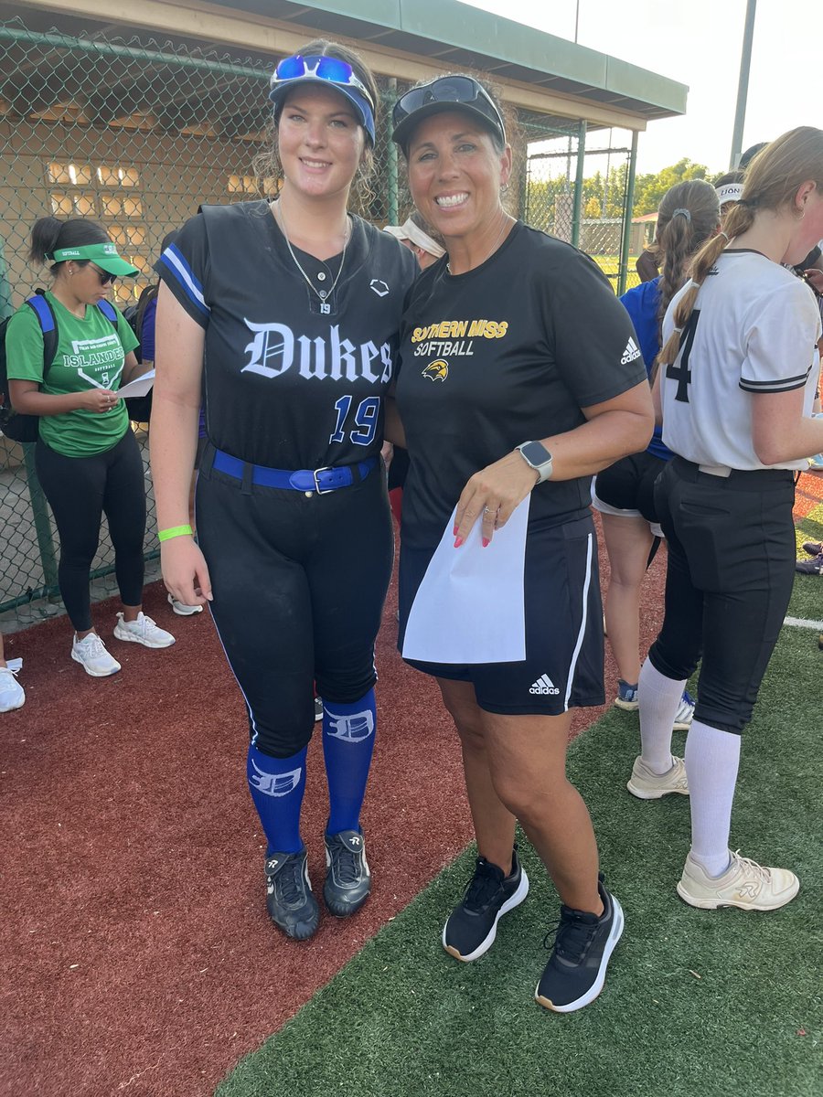 Danielle Spiegel - Asbury University Pitcher/1b 💜 tweet media