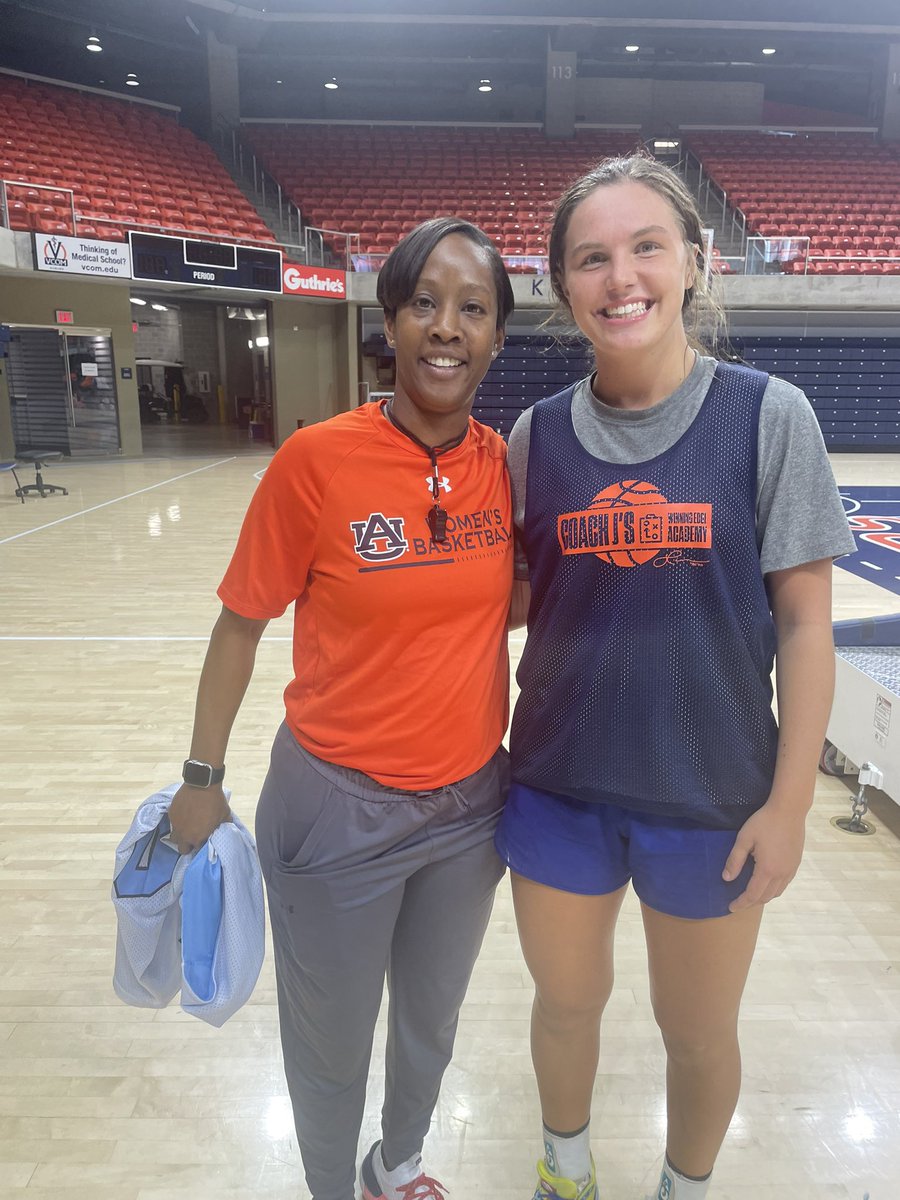kaydenbballer27's tweet photo. Enjoyed getting to compete today at @AuburnWBB camp. Thank you @CoachJ_AU @Coach4Stew @KetaraChapel for a great camp!! Also thankful to be one of the queen of the court winners! @ALSoStarz 

@ReaganH2026 @AllyBlankinchip @CrimsonReece4 https://t.co/W800cydbpc