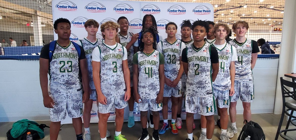 What a way to end the summer! The Bolts went 3-1 at Midwest Live, losing the last game by 1 point! Proud of our guys!