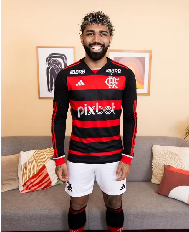 Viviane22119411's tweet image. E aí, Nação! Vocês acham que a diretoria do Flamengo agiu certo em afastar o Gabigol do jogo contra o Cruzeiro com toda esse polêmica envolvendo o atacante sobre a sua permanência ou saída do clube ? 
1  - Sim 
2 - Não