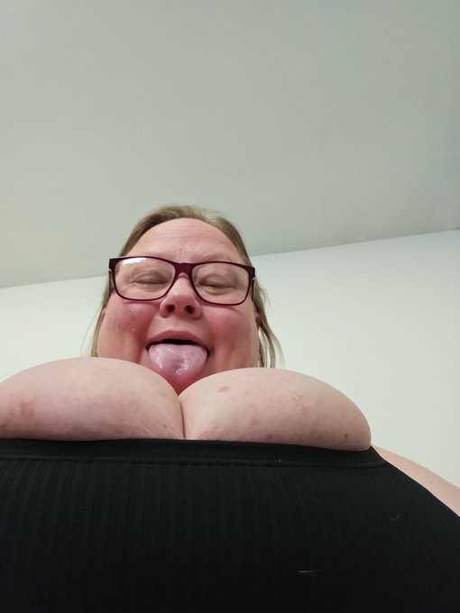 Getting ready for my shows tonight! https://t.co/MYgF8XCH2w<a href="/tag/mvsales"class="tags"><span>#mvsales</span></a>