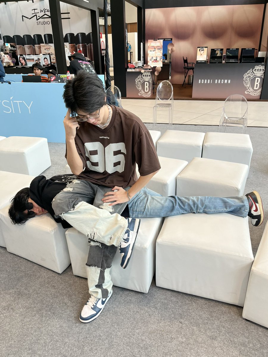 Sendyyy0_0's tweet photo. Hmm makan apa ya nanti https://t.co/LYEtqh99a5