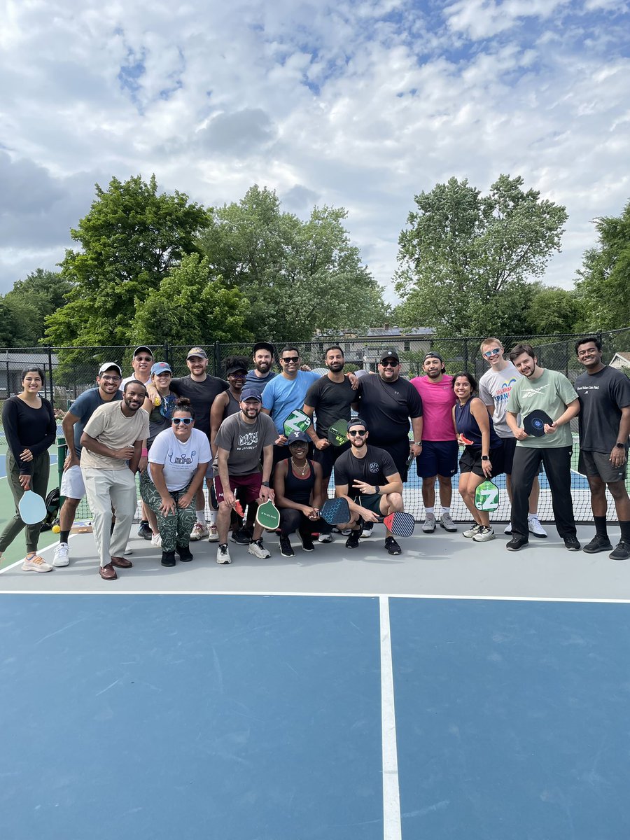 A nice Saturday pickleball tournament with <a href="/YAnesthesiology/">Yale Anesthesiology</a> residents and attendings 🏓🎾