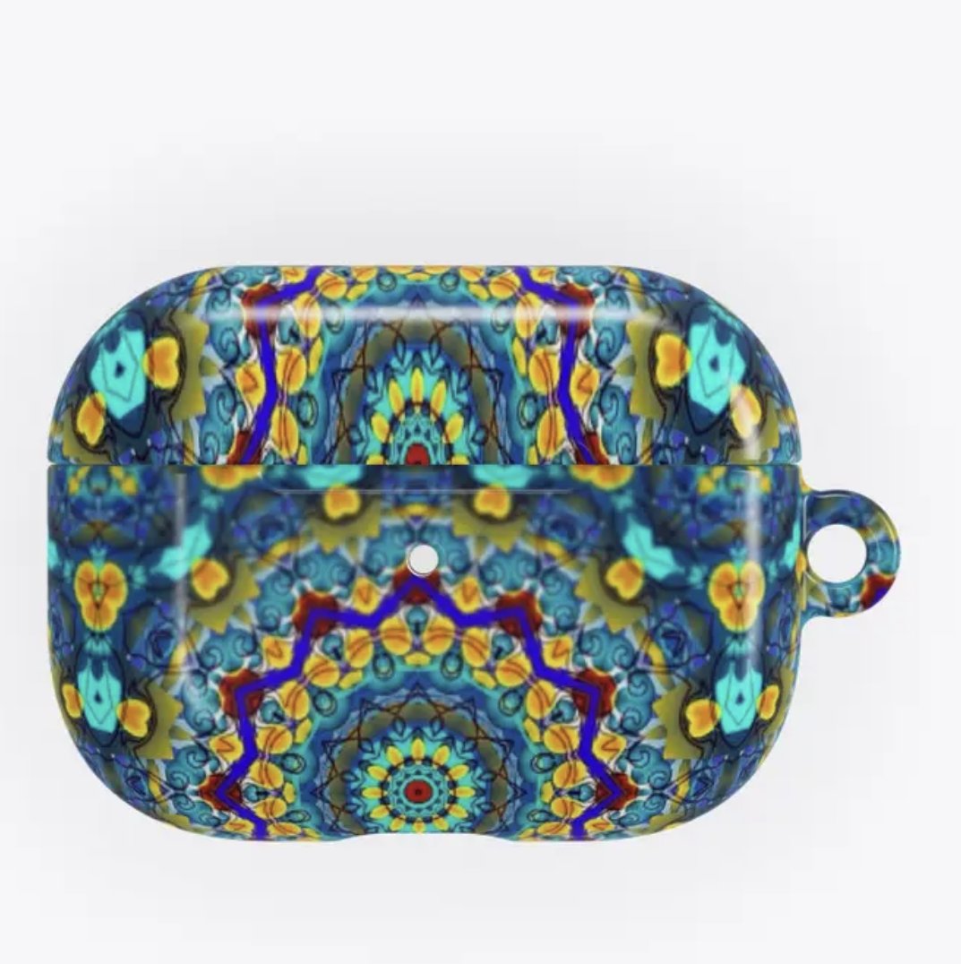 CindyPODArtBlog's tweet photo. https://t.co/hZuMekwvUB #kaleidoscope #gaussianblur #earbudscase #musiclovers https://t.co/05FlUsw5R0