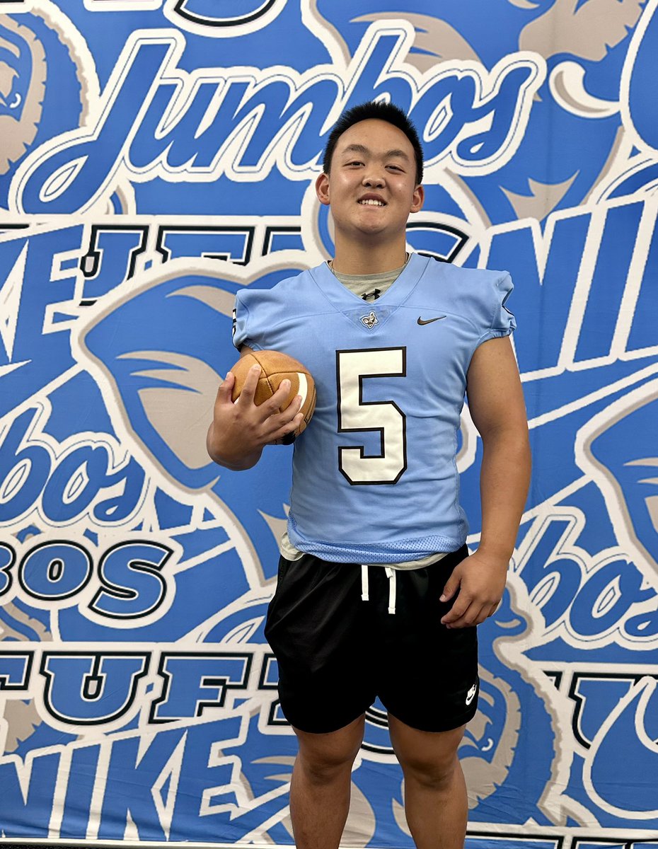 Had a great visit at <a href="/FootballTufts/">Tufts University Football</a>. Thank you <a href="/Coach_JoeMcD/">Joe McDonald</a> for an amazing tour of the facilities!
<a href="/Coach_Lopes/">Tino Lopes</a>