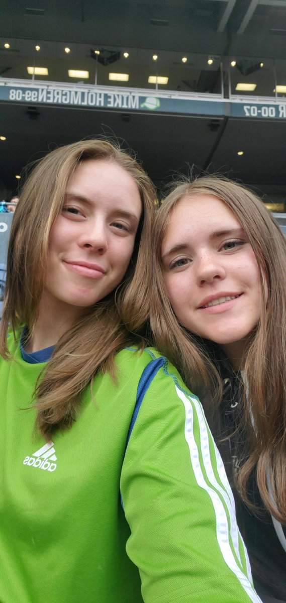 davidjohnsjr's tweet photo. #sounders GameDay with the family https://t.co/DpUYN5qClt