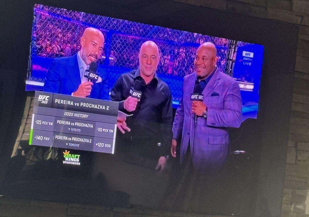 11_wags's tweet photo. #UFC303 Wish I had hair like these 3 Studs!!! https://t.co/rcY3QHXwOA