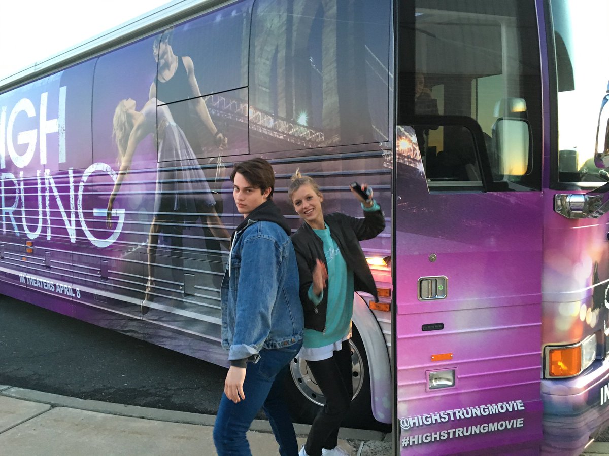 하이 스트렁<High Strung> 때의 니키☺️
앳된 모습이 귀엽다💕