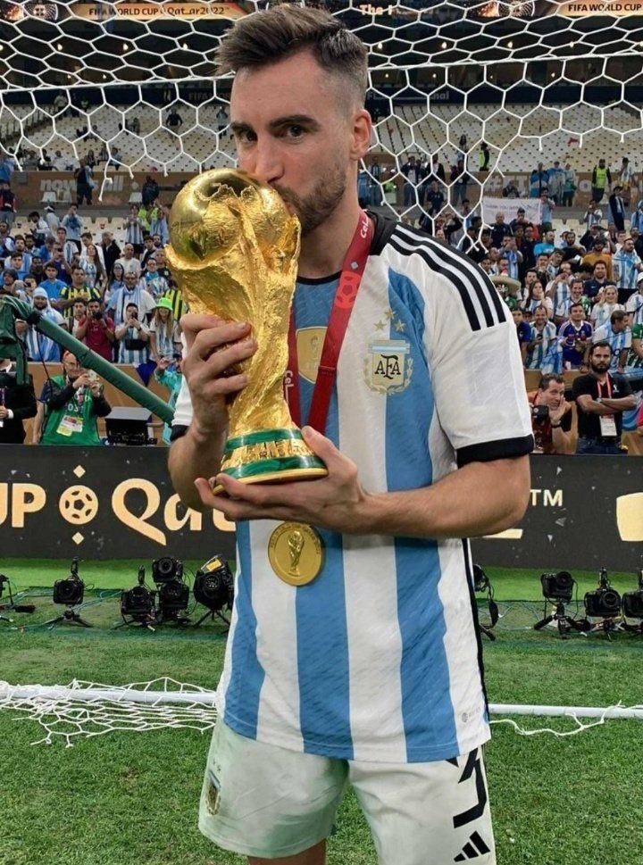 Fue el jugador con más intercepciones del partido, no fue gambeteado y metio un gol que anularon.

Nicolas Alejandro Tagliafico.