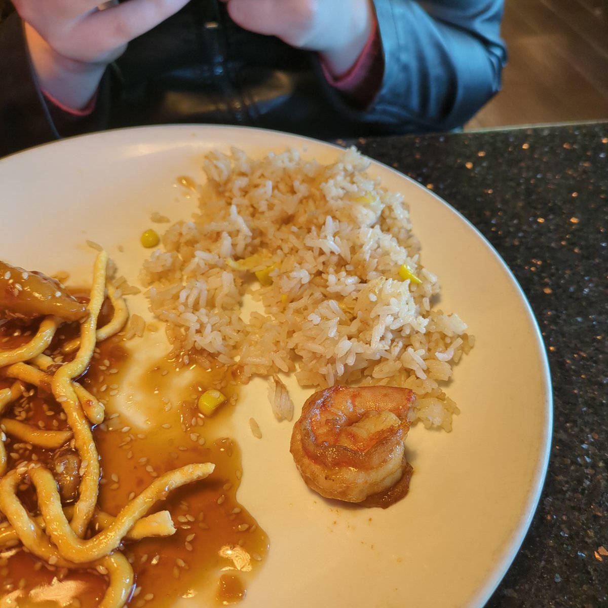 Docrubente's tweet photo. @MrNigelNg an Asian restaurant served me this and had the gall to call it "fried rice" https://t.co/5RfWH52YDa