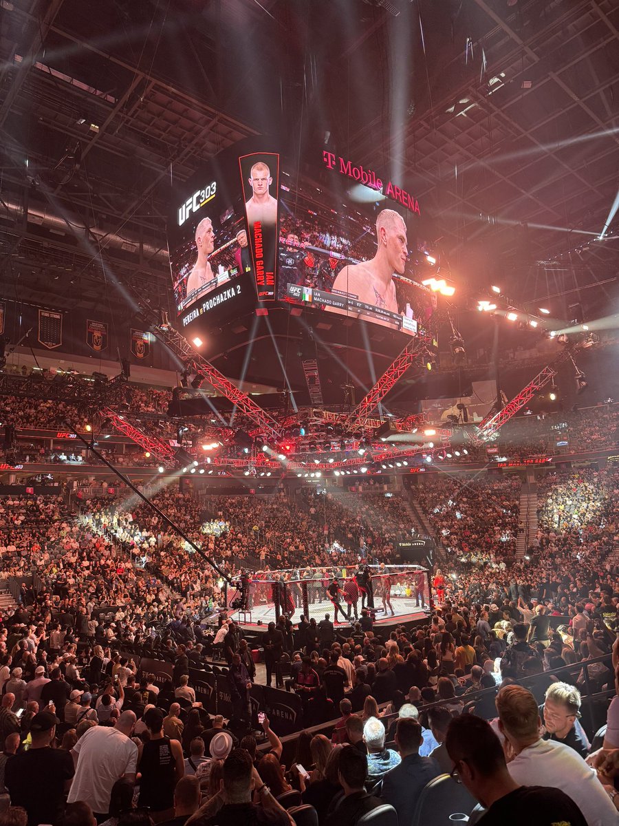 LACROIXLA (@lacroixla) on Twitter photo 